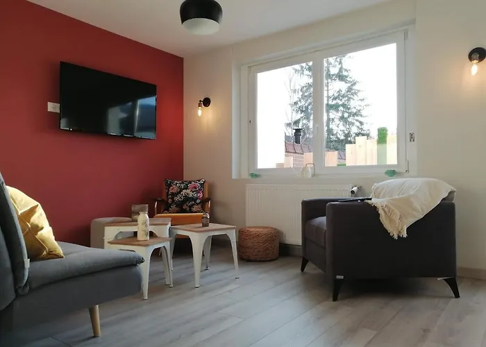 Maison Avec Garage, Terrasse, L'herboristerie